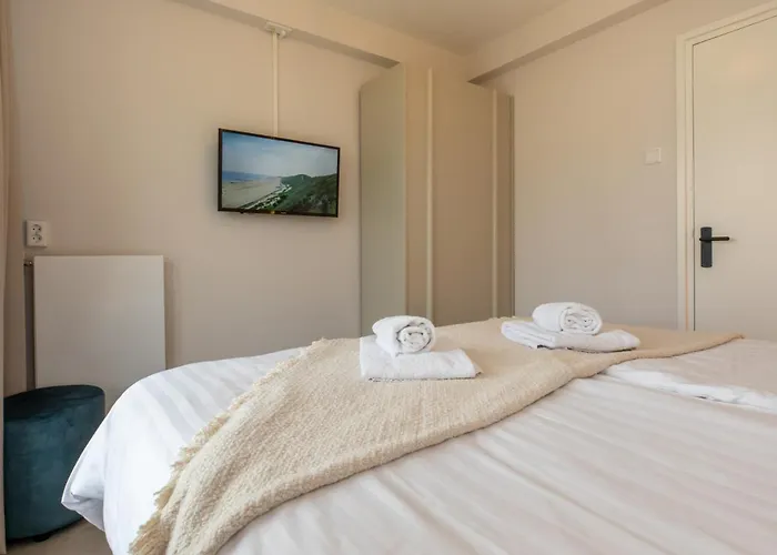 Welcome In - Appartementen Kurhaus - Nieuwstraat 1 Zoutelande, Nabij Strand, Terras, Sauna
