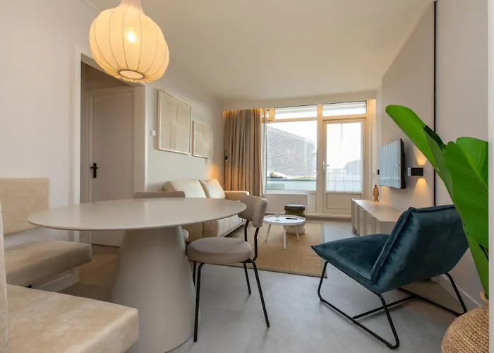 Welcome In - Appartementen Kurhaus - Nieuwstraat 1 Zoutelande, Nabij Strand, Terras, Sauna