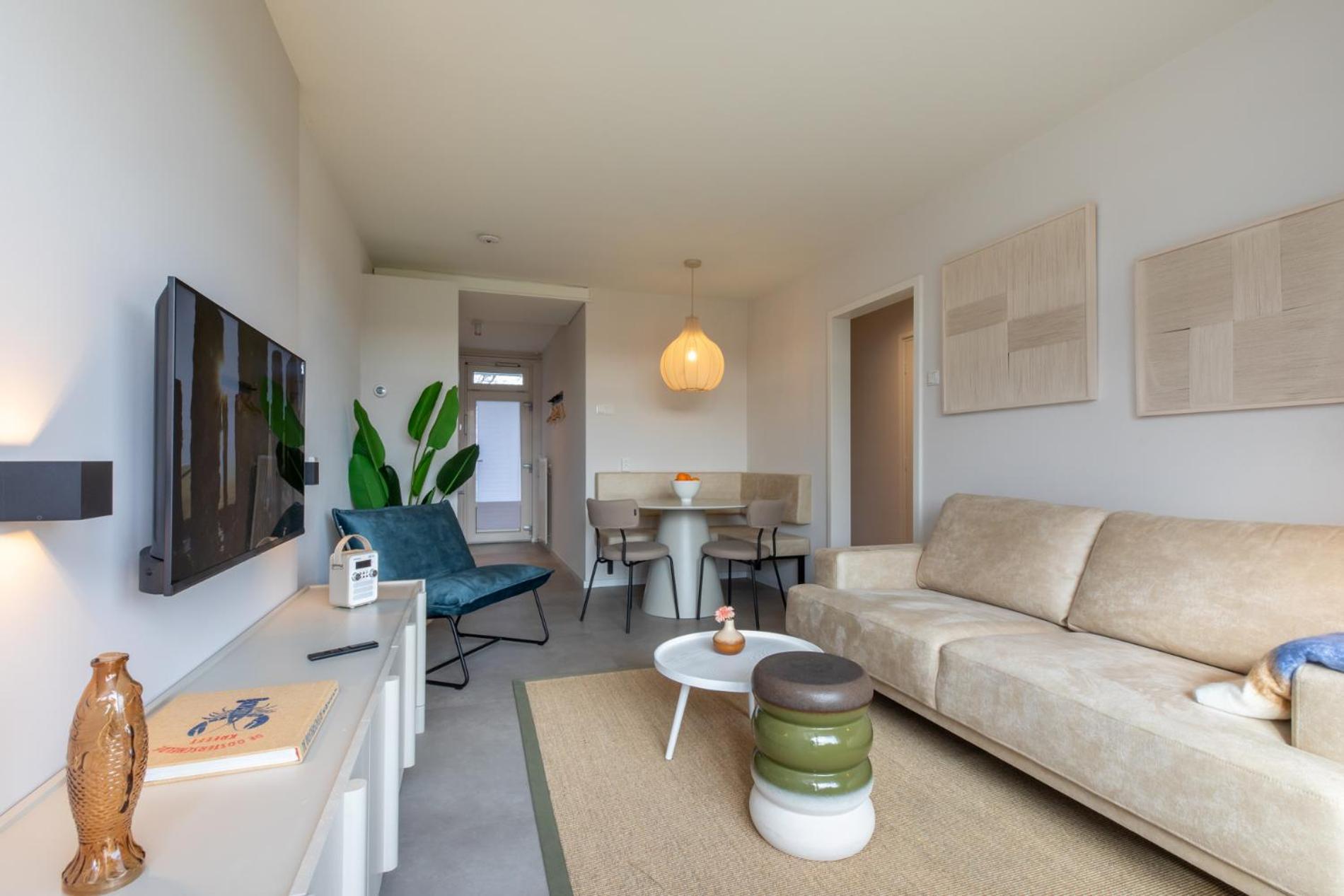 Appartement Welcome In - Kurhaus - Nieuwstraat 1 Zoutelande, Nabij Strand, Terras, Sauna *