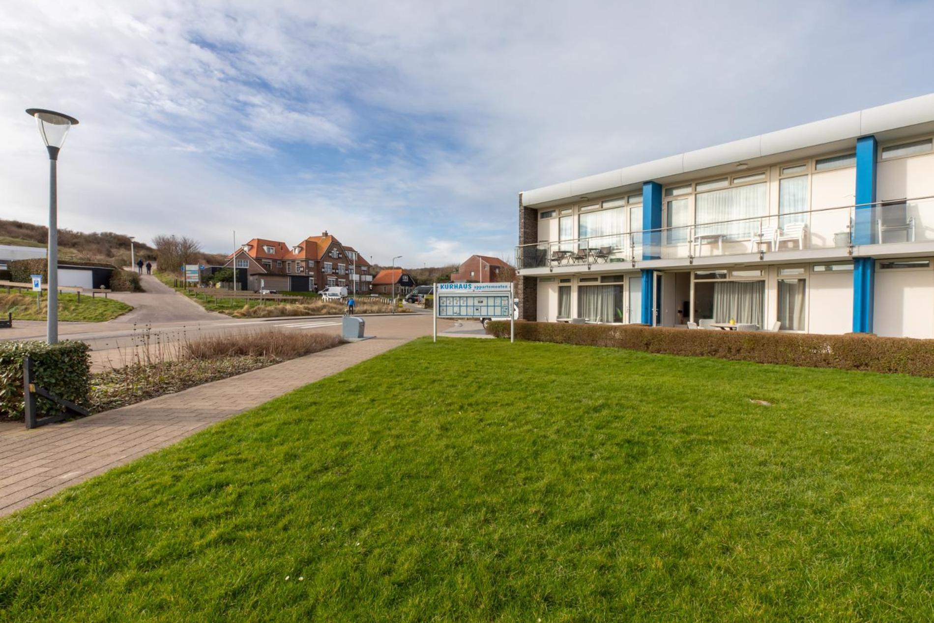 Welcome In - Kurhaus - Nieuwstraat 1 Zoutelande, Nabij Strand, Terras, Sauna Apartment