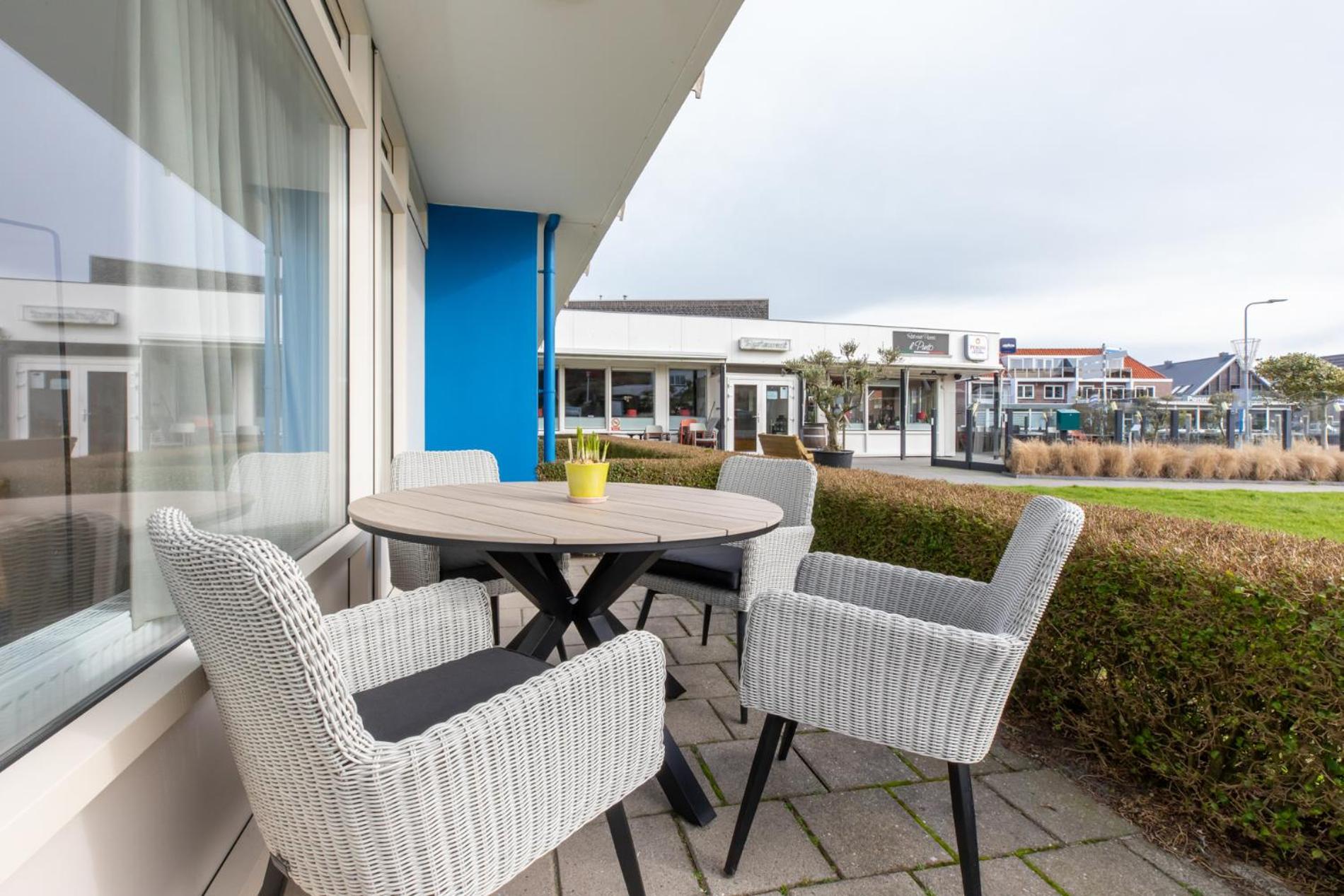 Welcome In - Kurhaus - Nieuwstraat 1 Zoutelande, Nabij Strand, Terras, Sauna Apartment *
