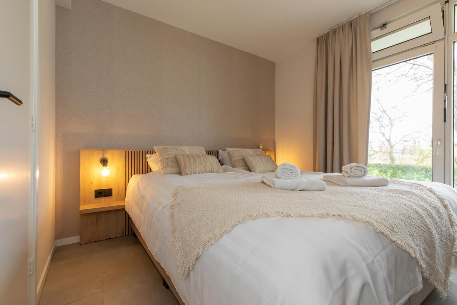 Welcome In - Kurhaus - Nieuwstraat 1 Zoutelande, Nabij Strand, Terras, Sauna Apartment