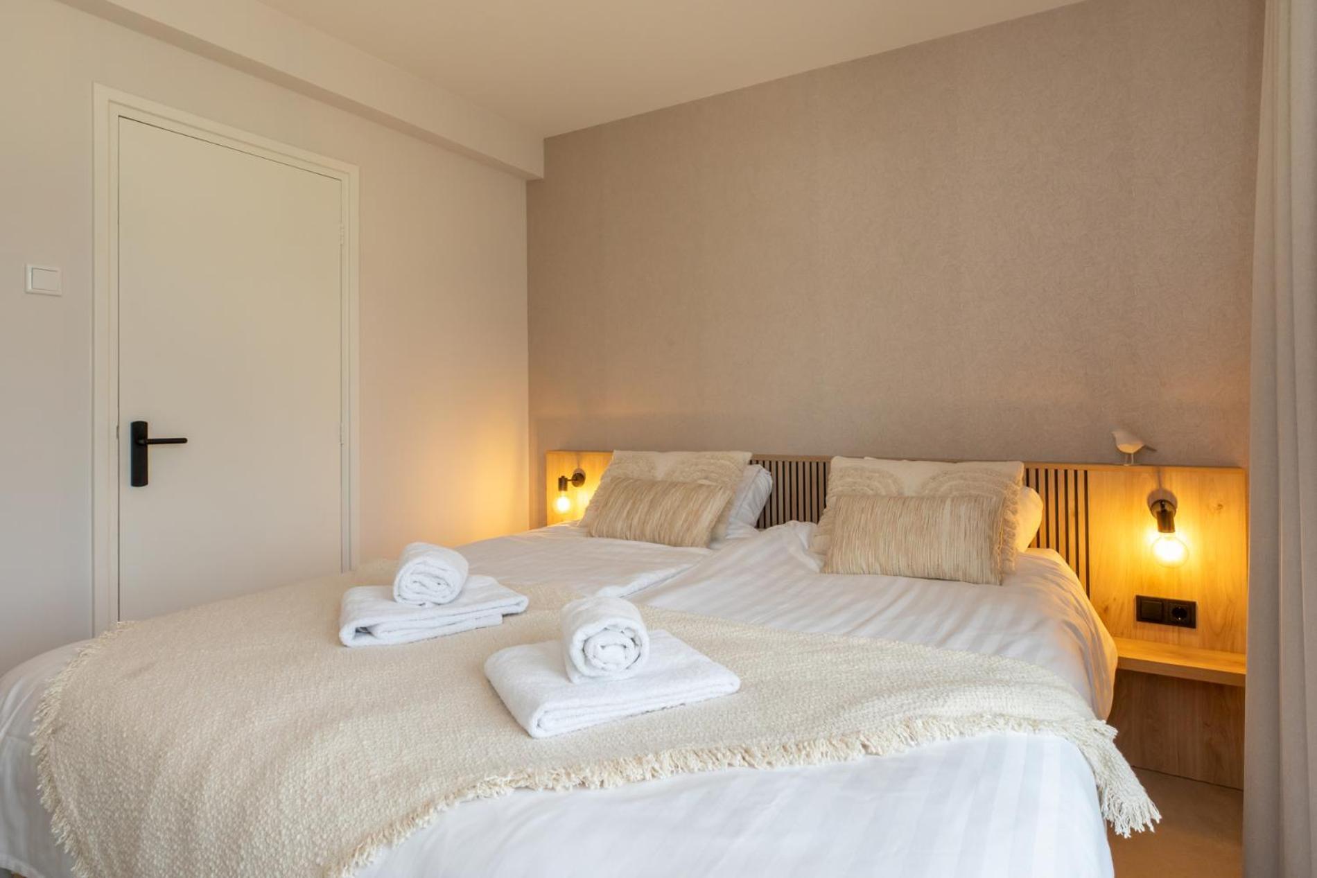 Apartment Welcome In - Kurhaus - Nieuwstraat 1 Zoutelande, Nabij Strand, Terras, Sauna *